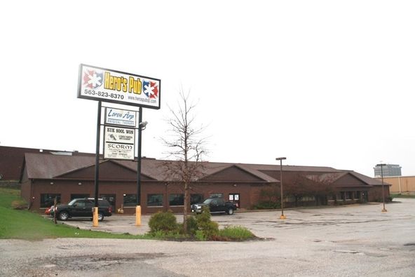 3811 N Harrison St, Davenport, IA 52806